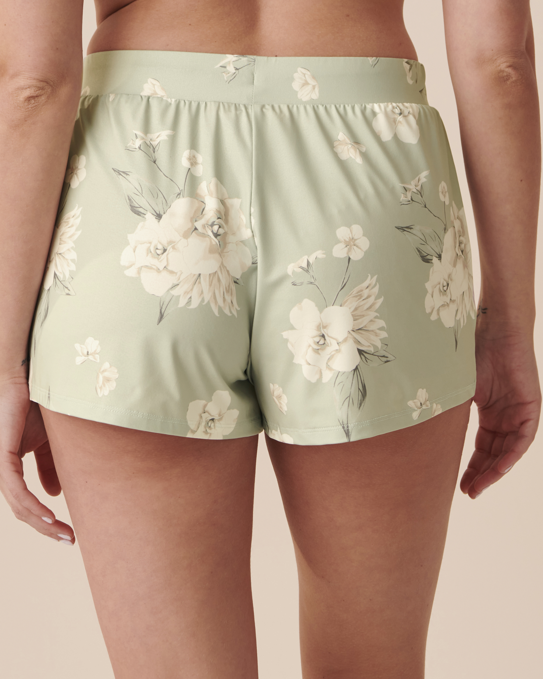 la Vie en Rose Women’s White Bouquet Recycled Fibers Floral Pajama Shorts