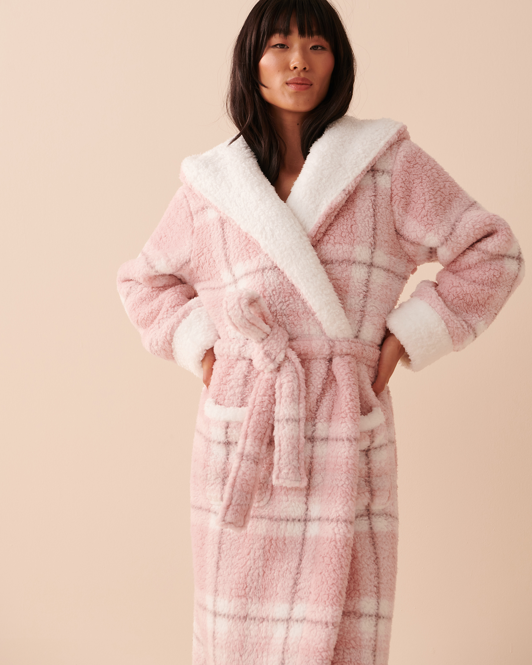la Vie en Rose Women’s Pink Plaid Sherpa Plaid Robe
