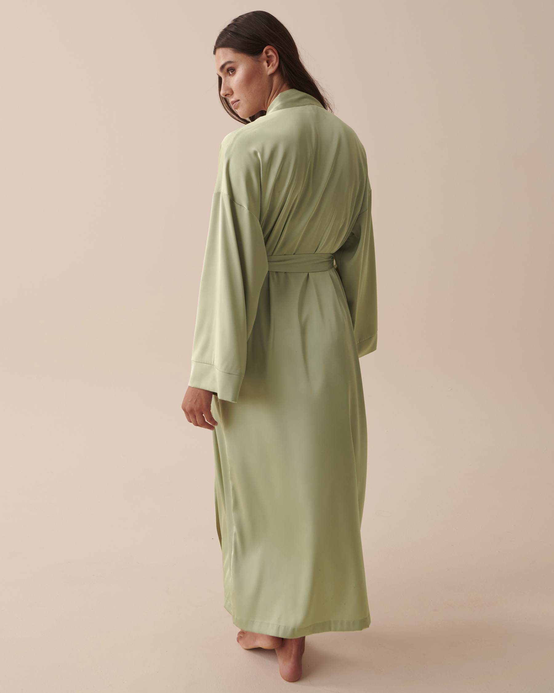 la Vie en Rose Women’s Soothing Sage Satin Kimono