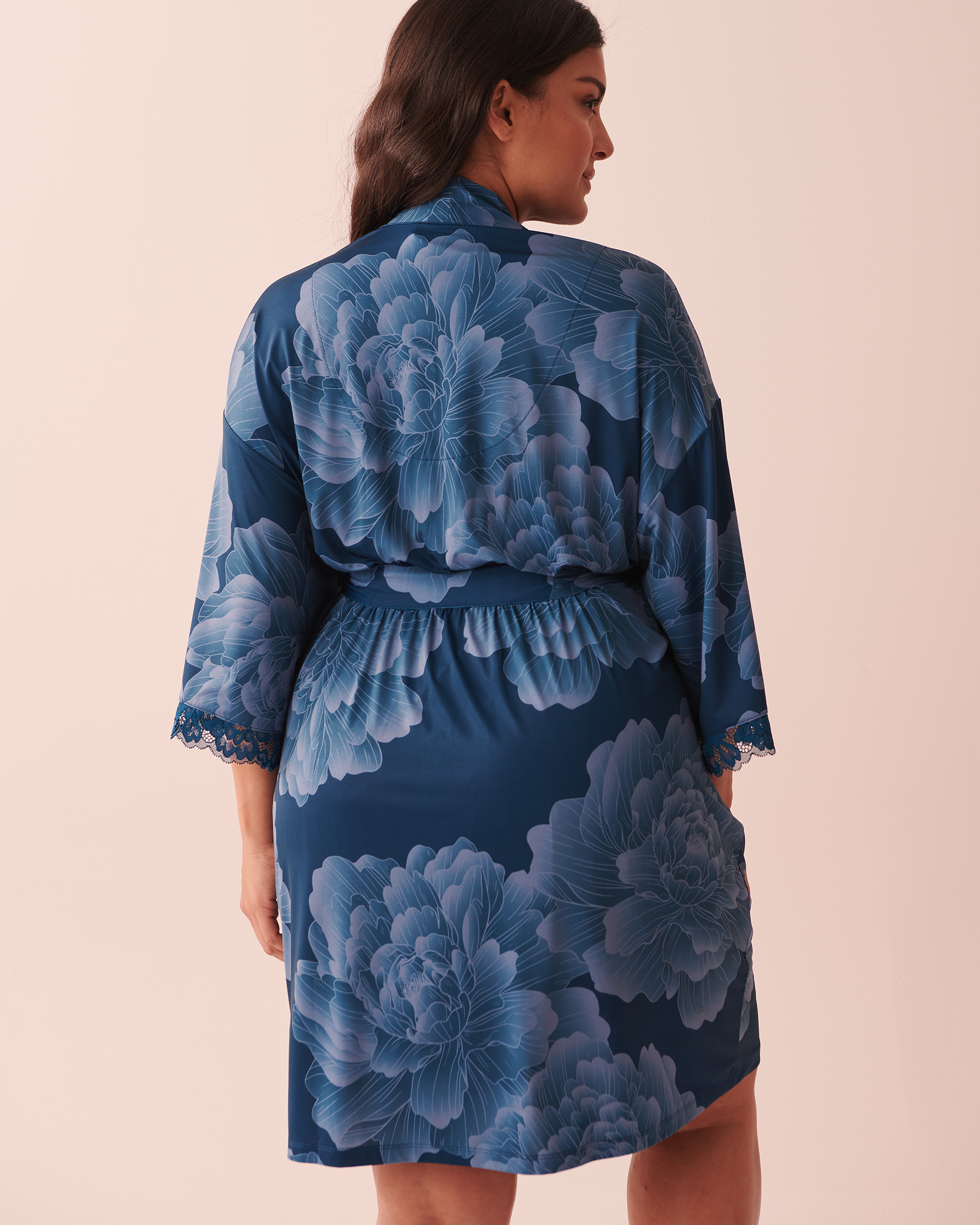 la Vie en Rose Women’s IMMERSIVE PEONY Recycled Fibers Lace Trim Kimono
