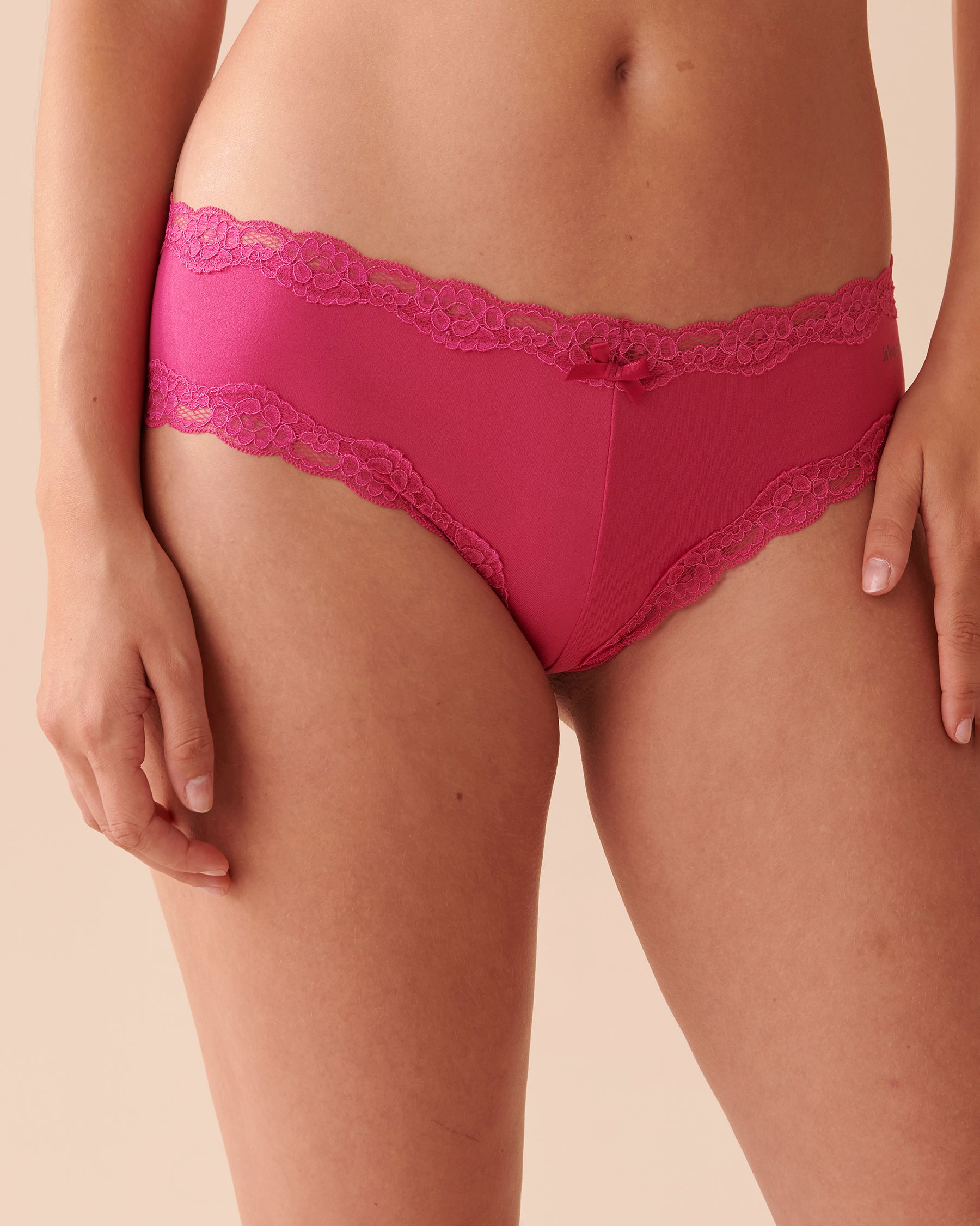 la Vie en Rose Women’s Shocking Pink Super Soft Lace Detail Cheeky Panty