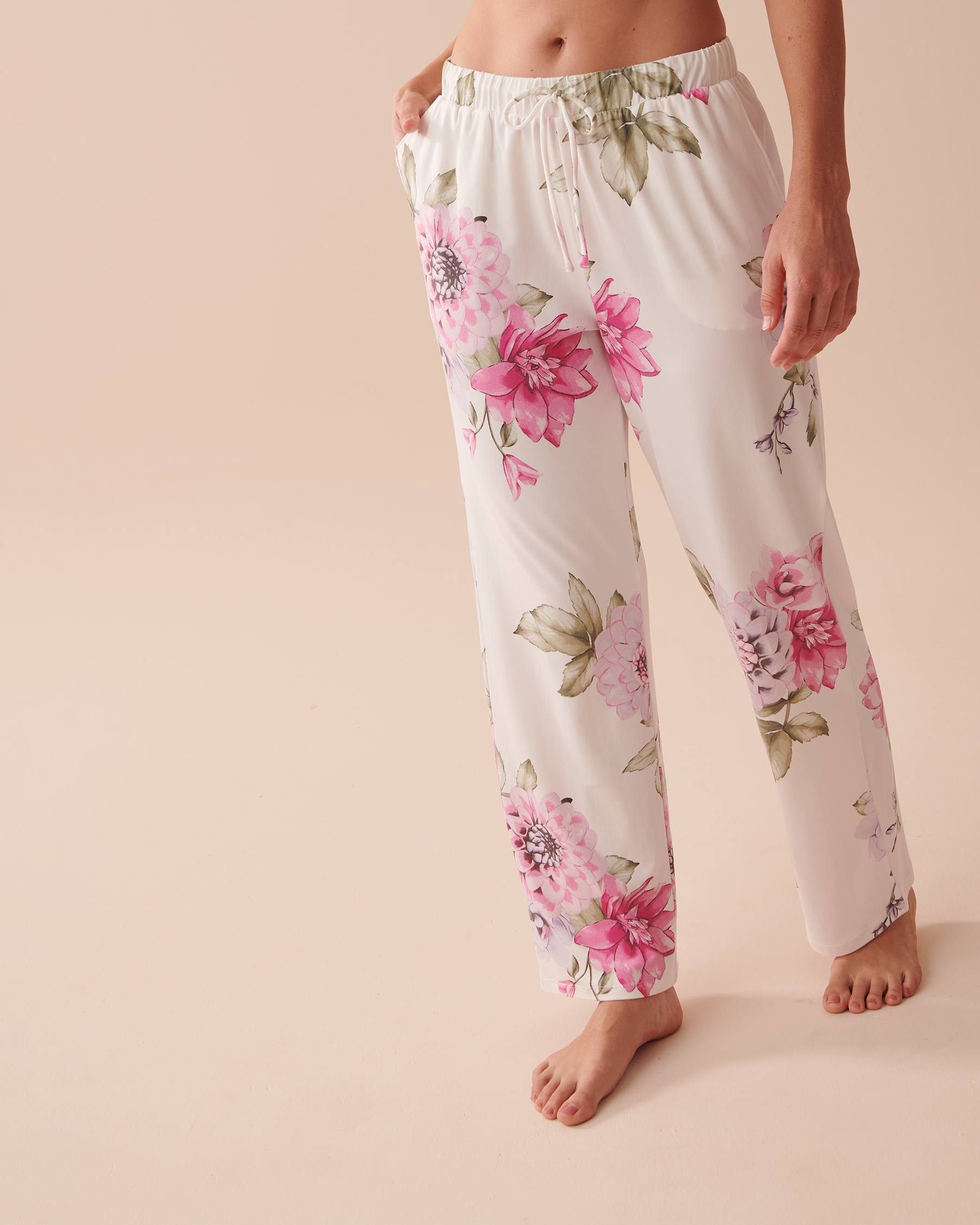la Vie en Rose Women’s Peonies Garden Floral Super Soft Pajama Pants