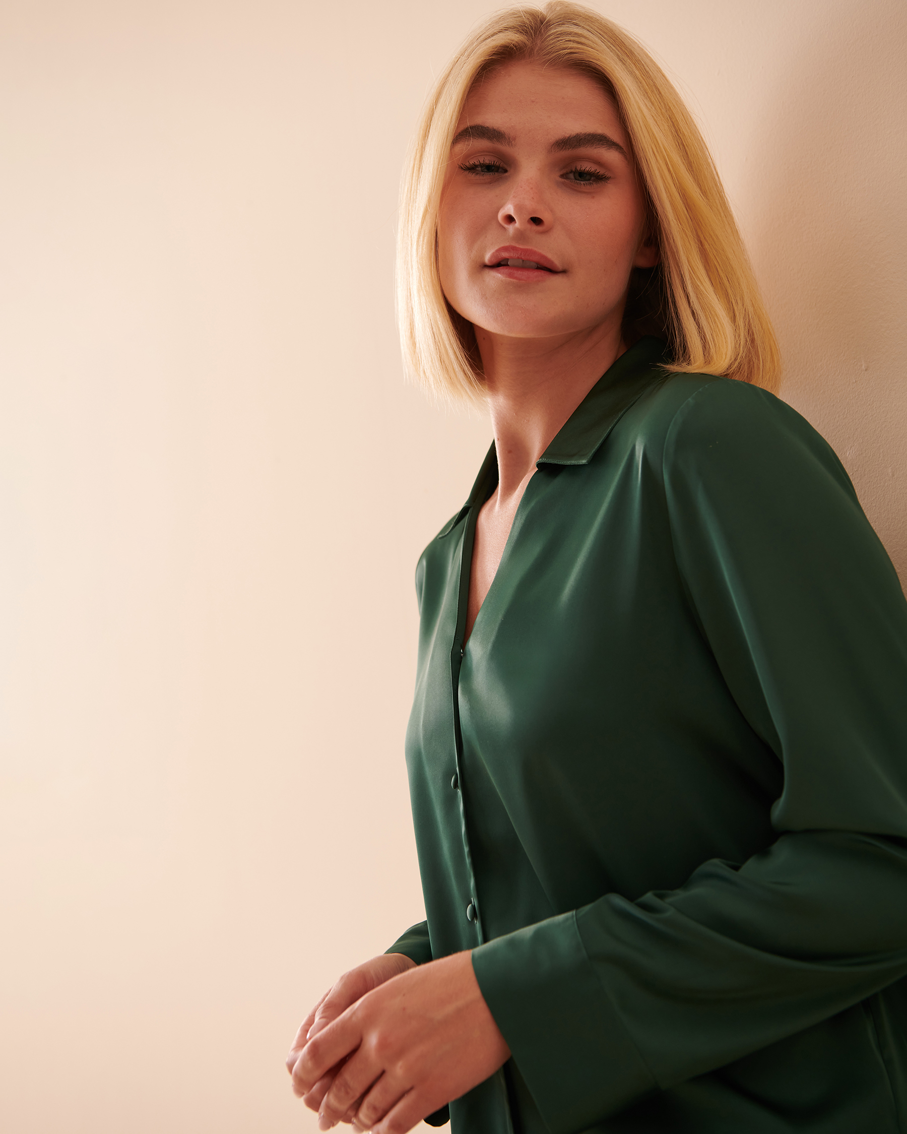 la Vie en Rose Women’s Pine Green Satin Long Sleeve Button-down Shirt