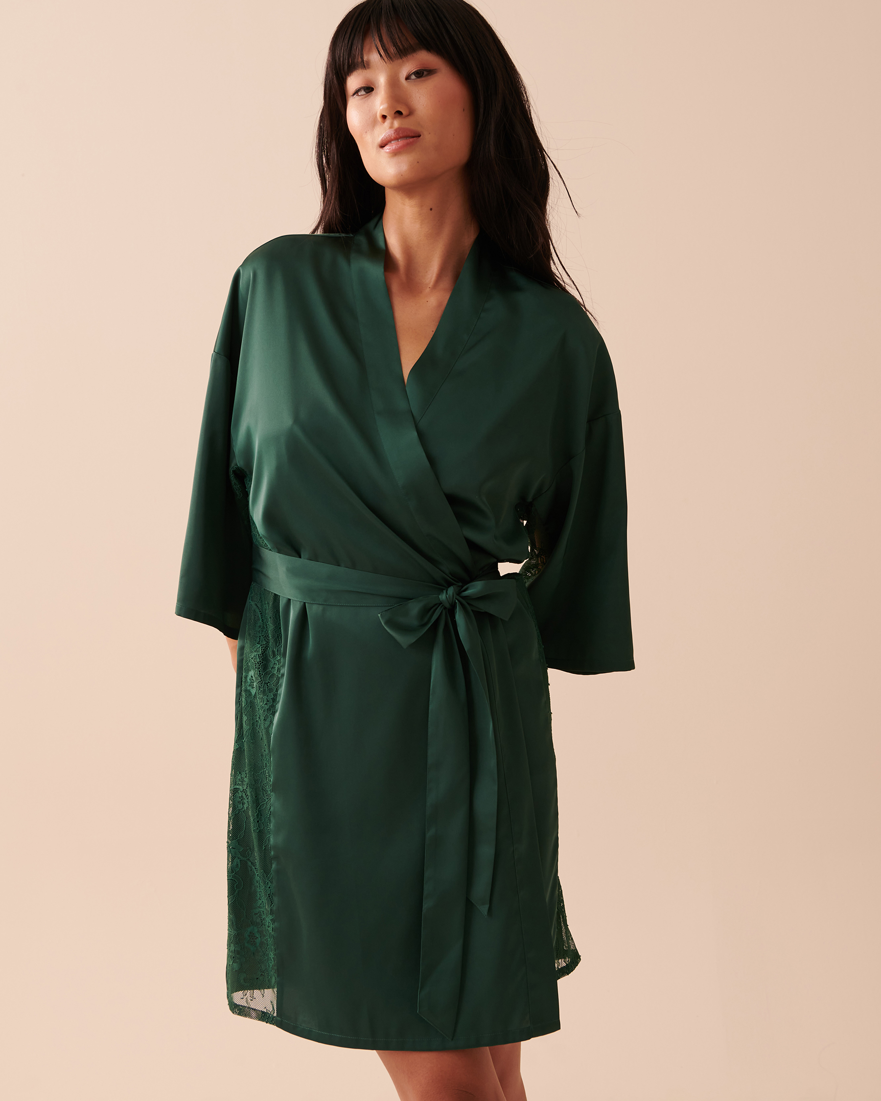la Vie en Rose Women’s Pine Green Satin and Lace Kimono