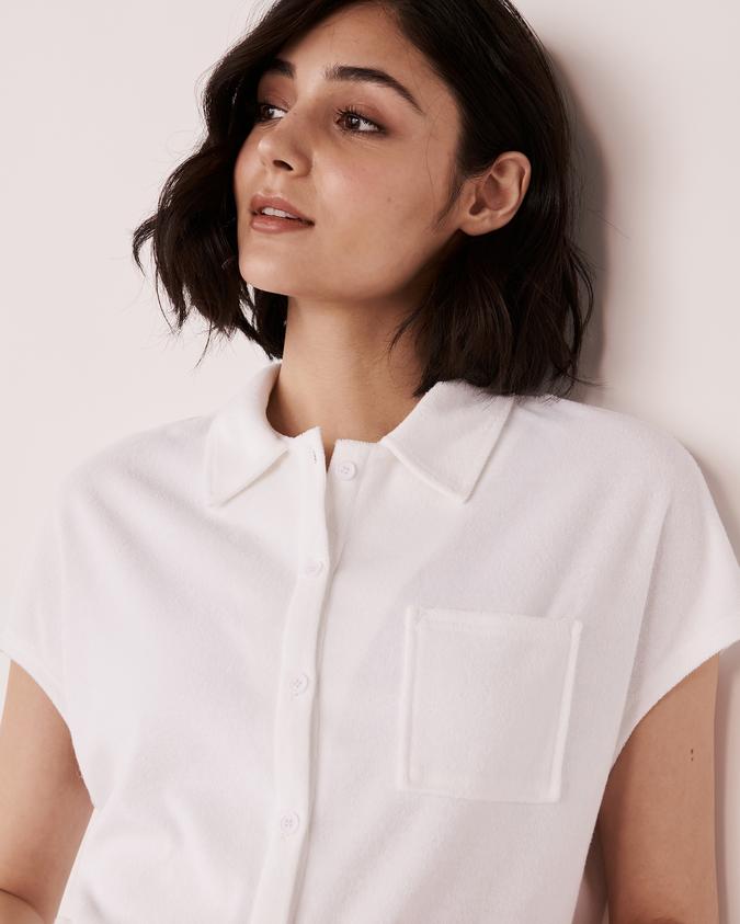 la Vie en Rose Women’s White Terry Button-down Shirt