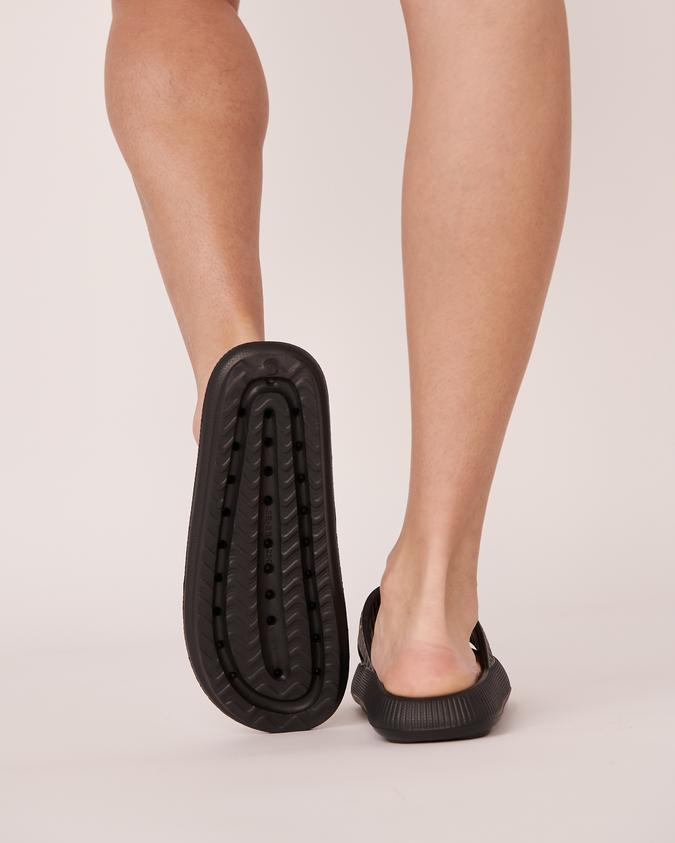 la Vie en Rose Women’s Black Slip-on Sandal Style Slippers