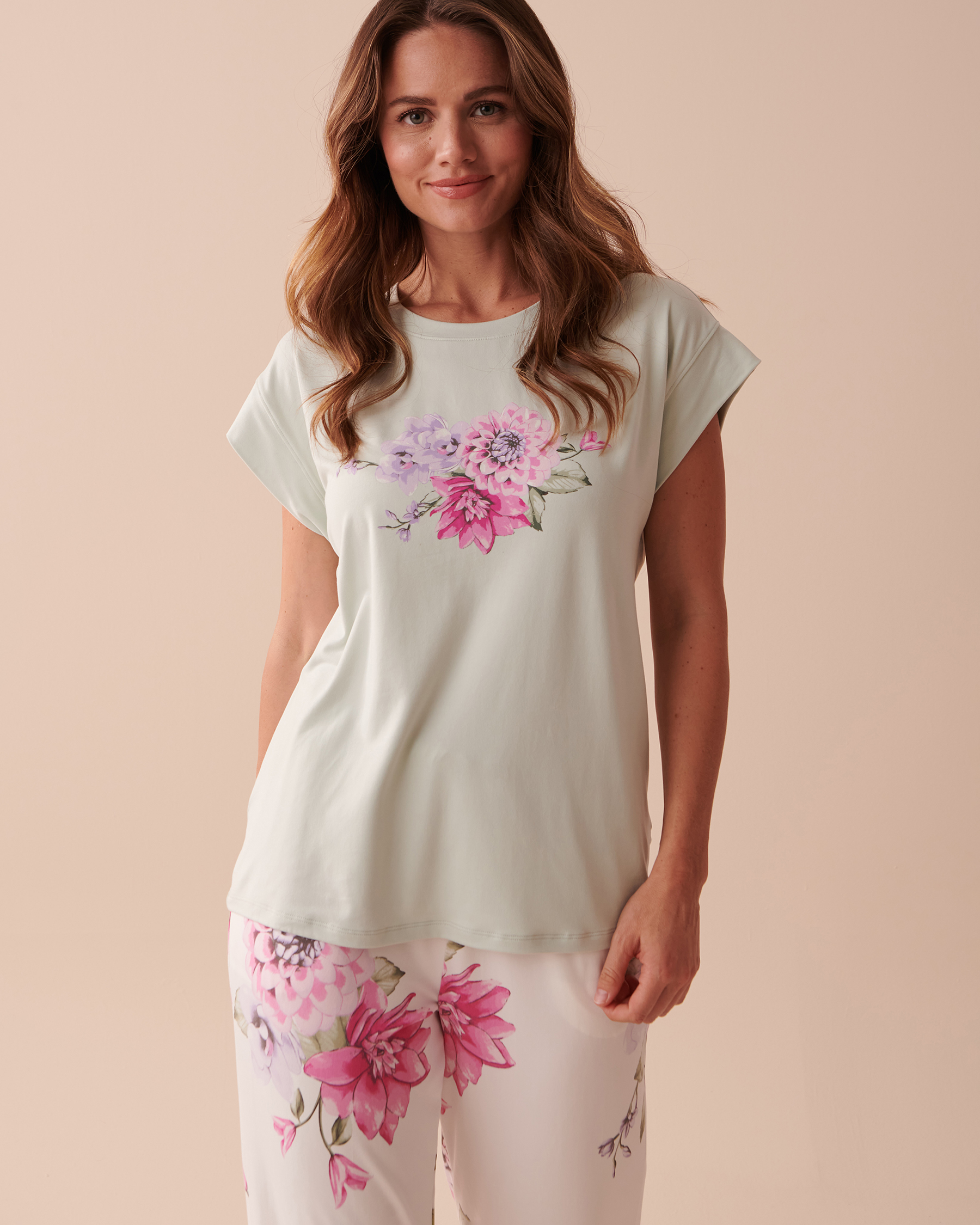 la Vie en Rose Women’s Frozen Mint Floral Super Soft Crew Neck T-shirt