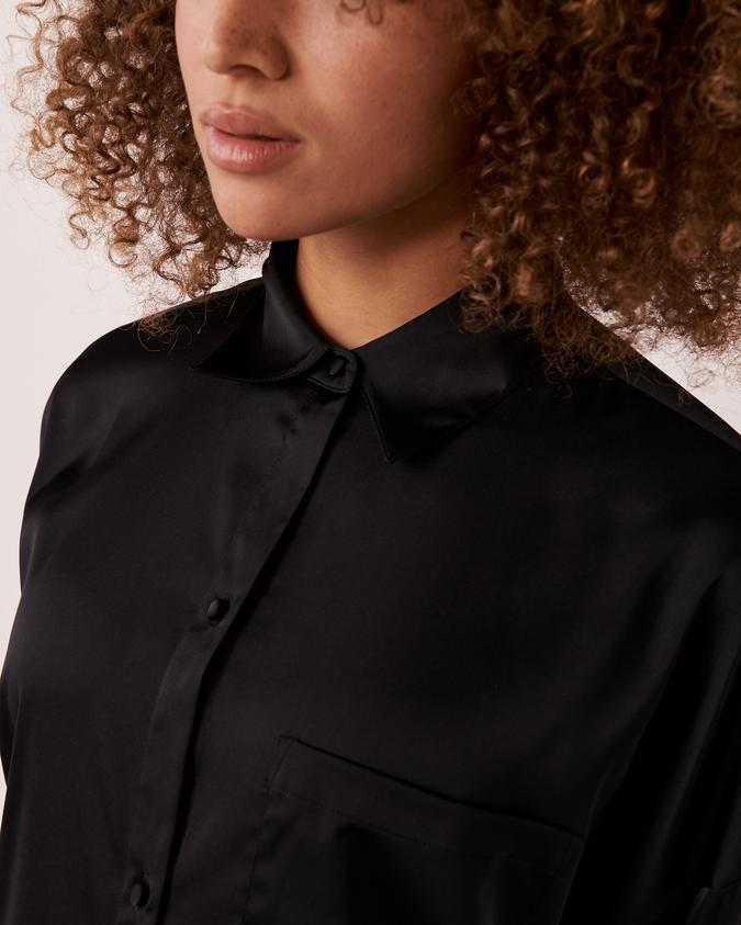 la Vie en Rose Women’s Black Oversized Satin Button-down Sleepshirt