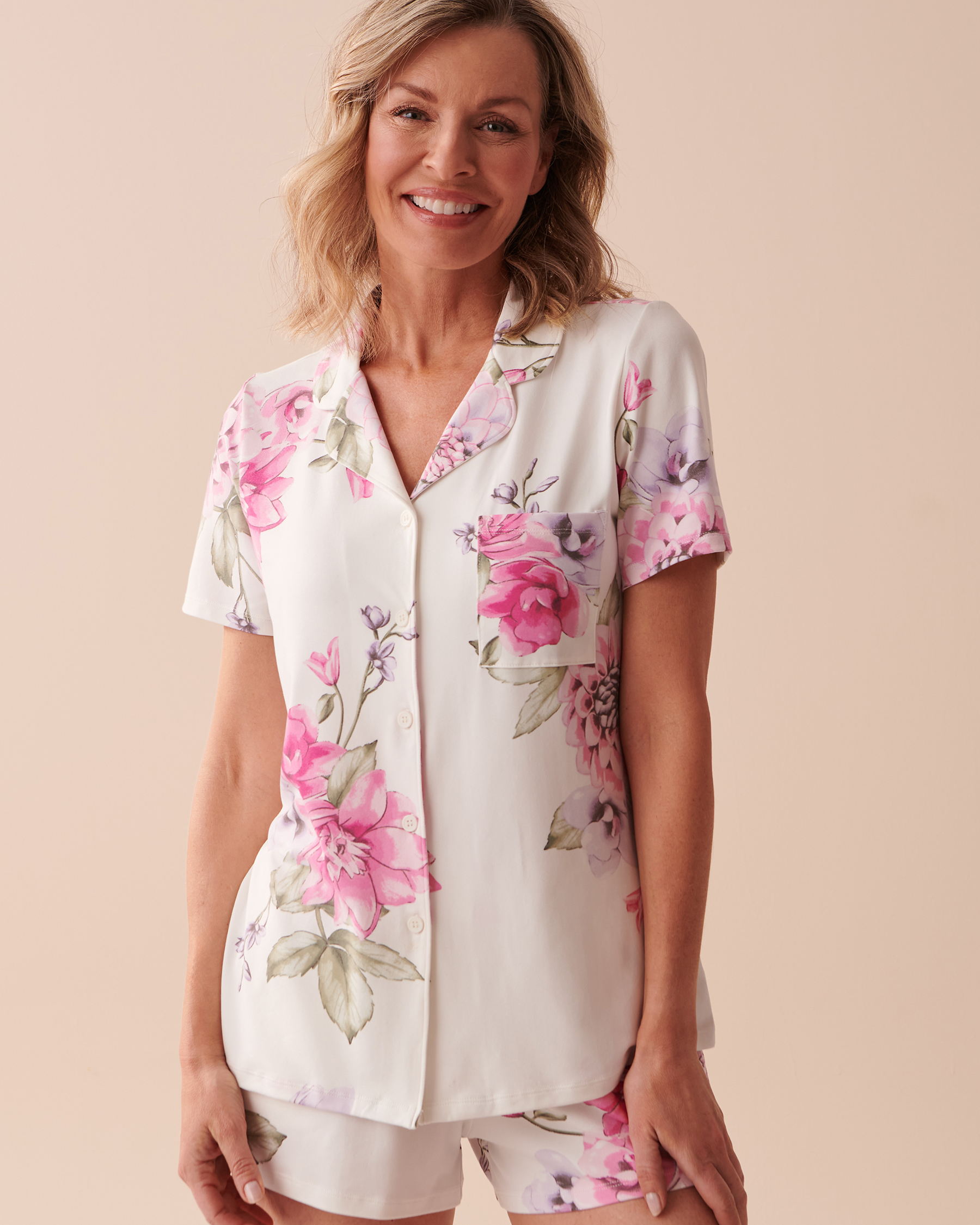 la Vie en Rose Women’s Peonies Garden Floral Super Soft Button-down Shirt