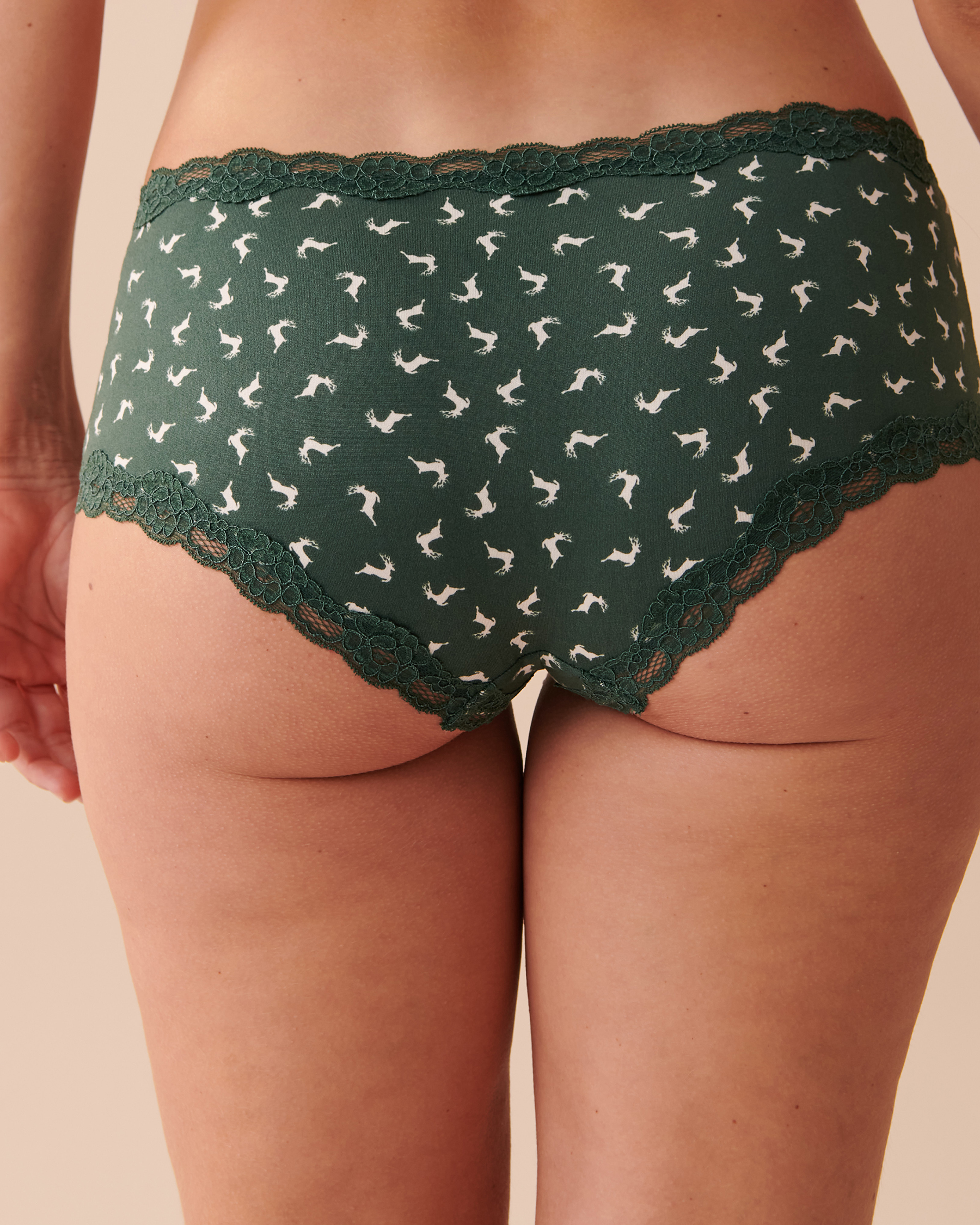 la Vie en Rose Women’s Green Deer Super Soft Lace Detail Boyleg Panty