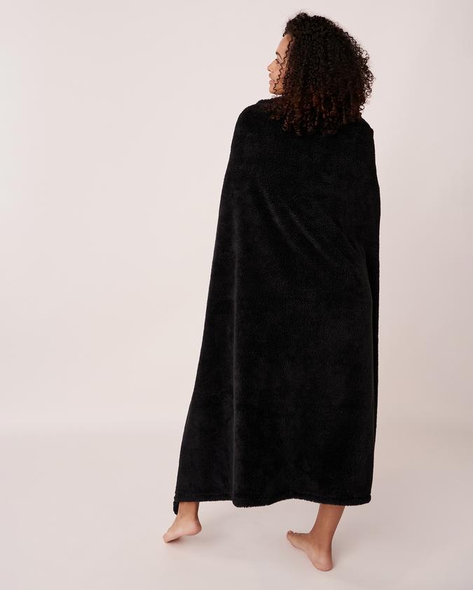 la Vie en Rose Women’s Black Pompoms Plush Blanket