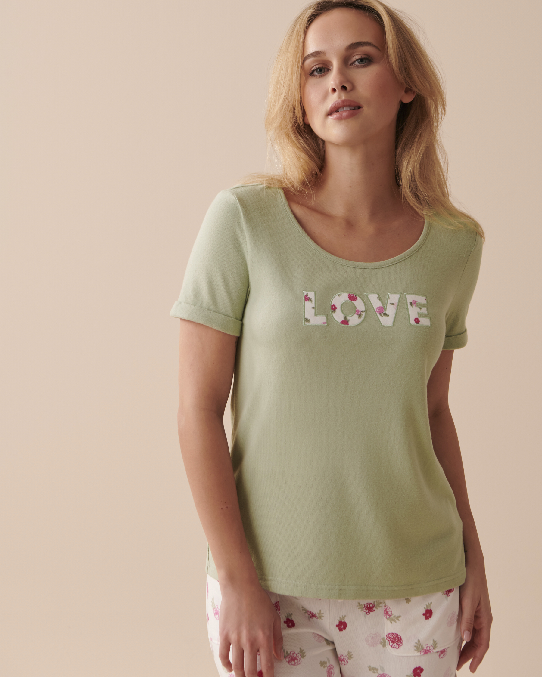 la Vie en Rose Women’s Soothing Sage Recycled Fibers Crew Neck T-shirt