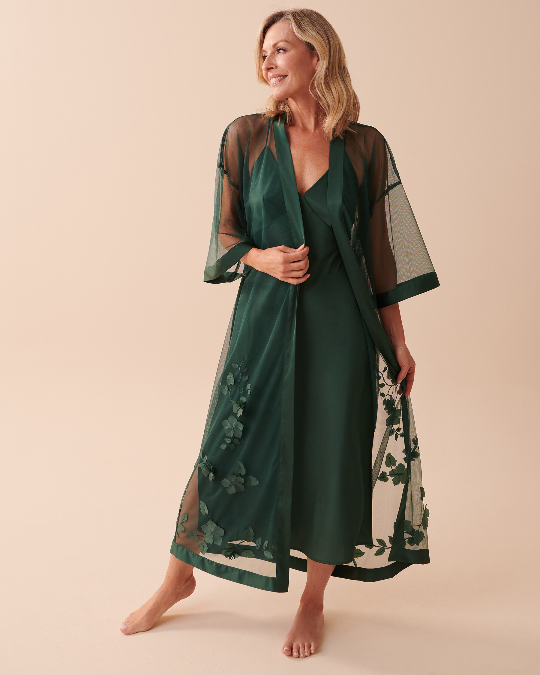 la Vie en Rose Women’s Pine Green Long Sheer Mesh Floral Kimono