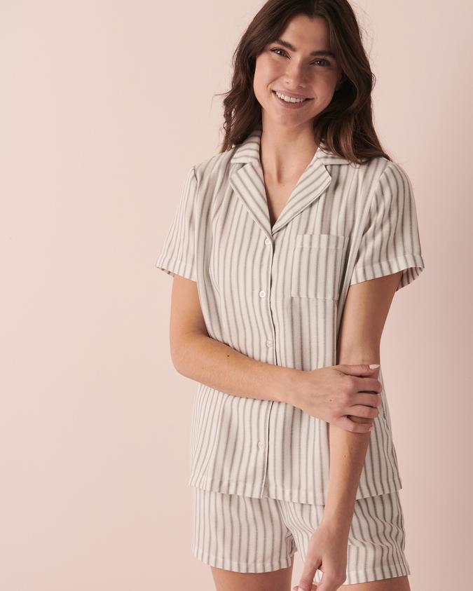 la Vie en Rose Women’s Beige Printed Short Sleeve Button-down Shirt