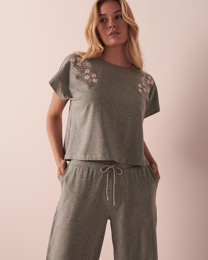 la Vie en Rose Women’s Grey Embroidery T-shirt